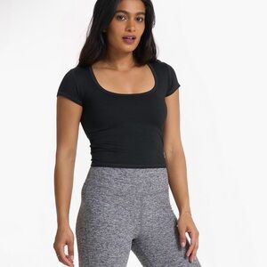 Vuori Black Halo Scoop Crop Top